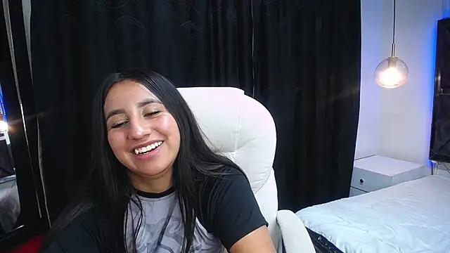 Snapshot of ailyn_miranda chatting on 03-19-25, 11:39 ailyn miranda online show from 03-19-25, 11:39