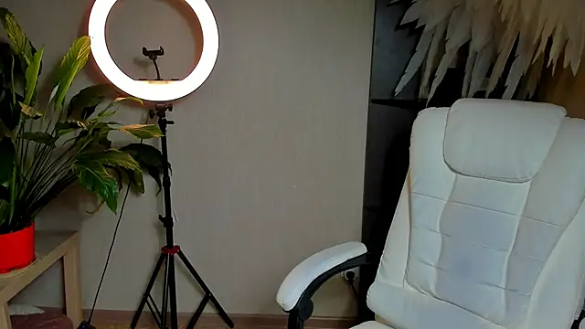 foxy blond online show from 11-04-25, 12:21