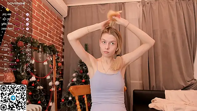 Snapshot of tyty_piupiu chatting on 01-21-25, 05:41 tyty piupiu online show from 01-21-25, 05:41