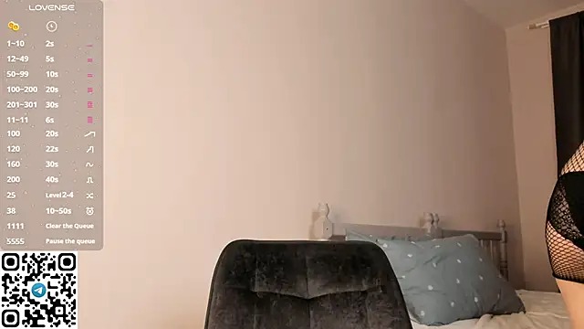 Snapshot of tyty_piupiu chatting on 10-12-25, 06:29 tyty piupiu online show from 10-12-25, 06:29