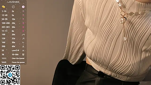 Snapshot of tyty_piupiu chatting on 10-23-25, 06:06 tyty piupiu online show from 10-23-25, 06:06