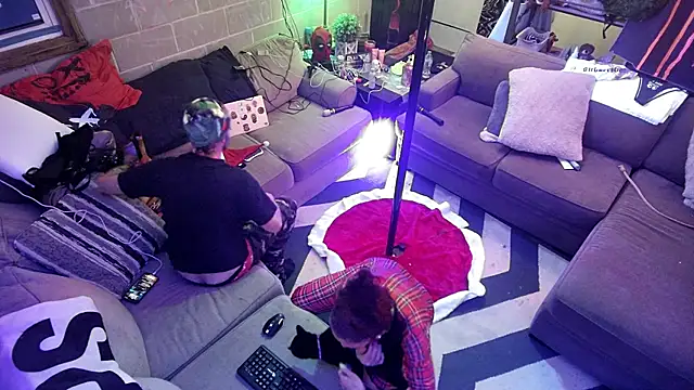 KRYZTALYNXXX online show from 12-15-25, 10:41