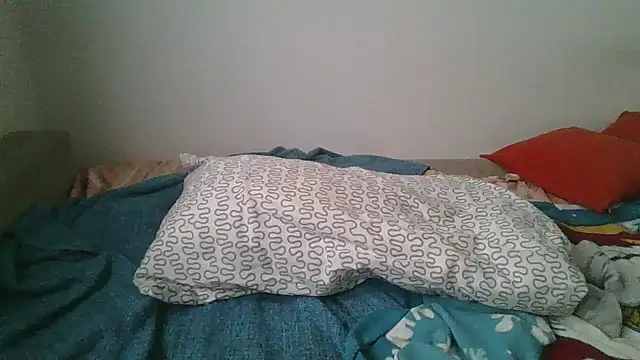 Snapshot of hairygirl80 chatting on 10-17-25, 11:35 hairygirl80 online show from 10-17-25, 11:35