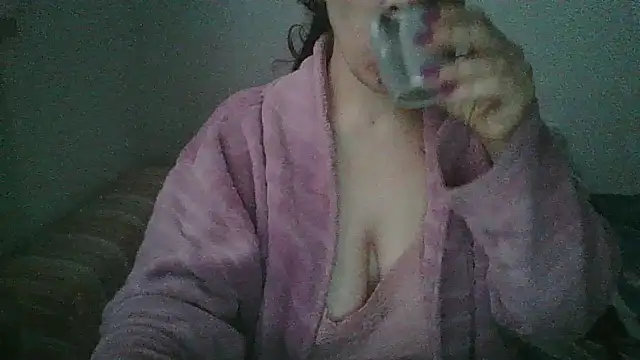 Snapshot of hairygirl80 chatting on 11-09-25, 06:23 hairygirl80 online show from 11-09-25, 06:23