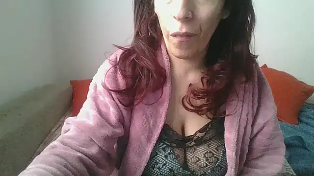 Snapshot of hairygirl80 chatting on 11-13-25, 09:52 hairygirl80 online show from 11-13-25, 09:52