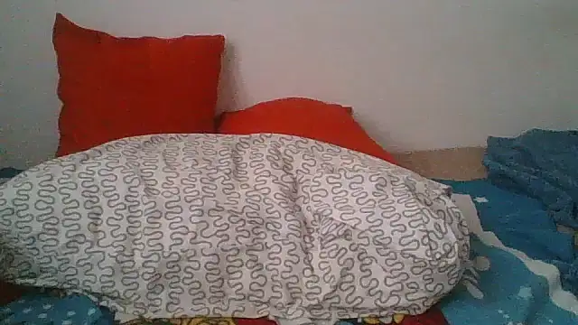 Snapshot of hairygirl80 chatting on 11-21-25, 02:16 hairygirl80 online show from 11-21-25, 02:16