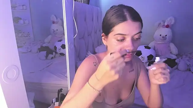 KittyKlum online show from 10-15-25, 07:36