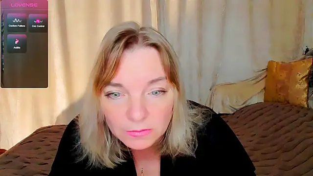 Regina  blue online show from 09-21-25, 03:57