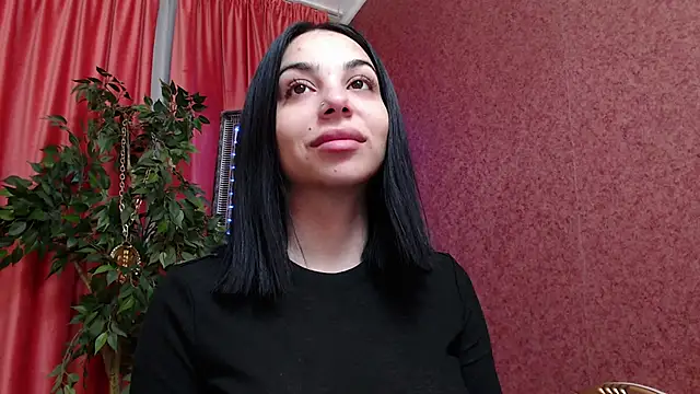 MissJuliax online show from 12-18-25, 07:25