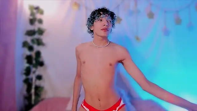 Snapshot of Im_Alejo chatting on 09-23-25, 12:46 Im Alejo online show from 09-23-25, 12:46