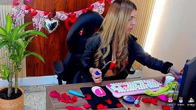 EvaaLovia1 online show from 02-14-25, 01:51