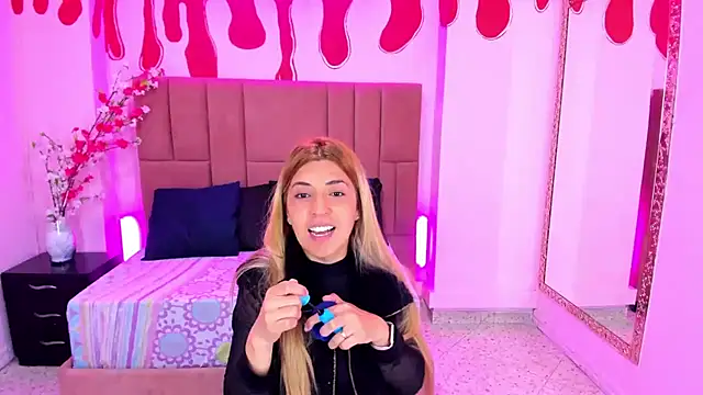 EvaaLovia1 online show from 03-04-25, 01:17