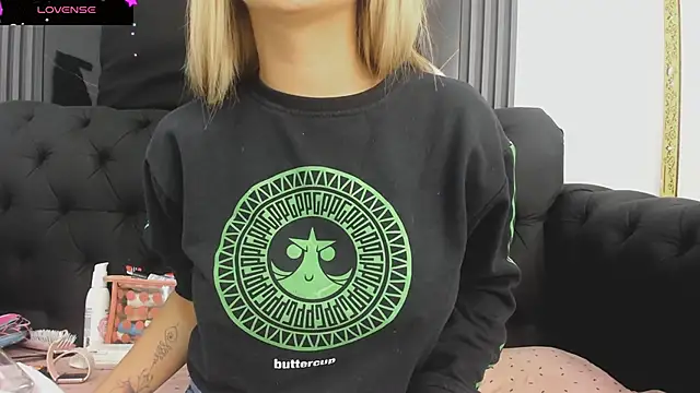 EvaaLovia1 online show from 10-21-25, 01:34