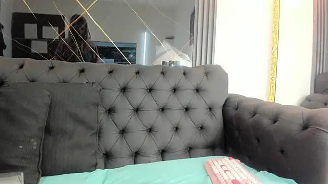 Snapshot of EvaaLovia1 chatting on 02-05-26, 01:05 EvaaLovia1 online show from 02-05-26, 01:05