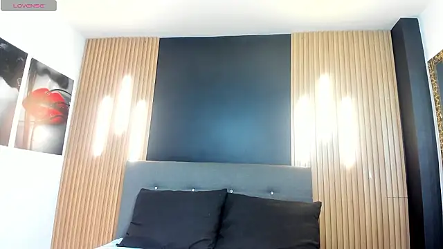 Snapshot of EvaaLovia1 chatting on 03-12-26, 01:17 EvaaLovia1 online show from 03-12-26, 01:17