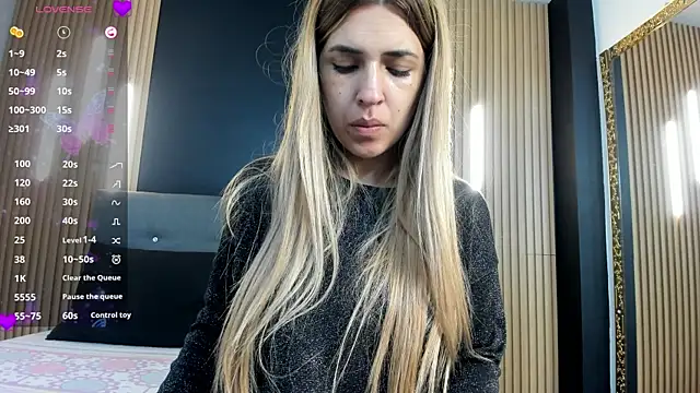 Snapshot of EvaaLovia1 chatting on 03-28-26, 01:33 EvaaLovia1 online show from 03-28-26, 01:33