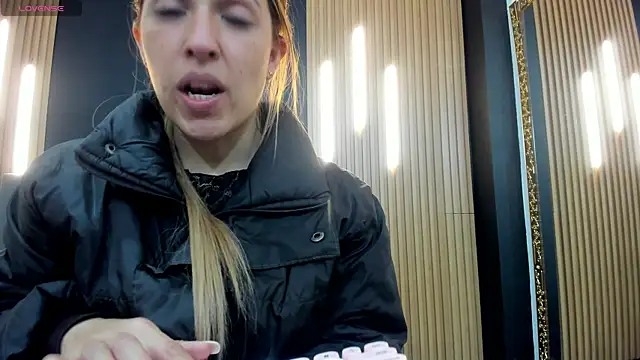 Snapshot of EvaaLovia1 chatting on 04-03-26, 03:48 EvaaLovia1 online show from 04-03-26, 03:48