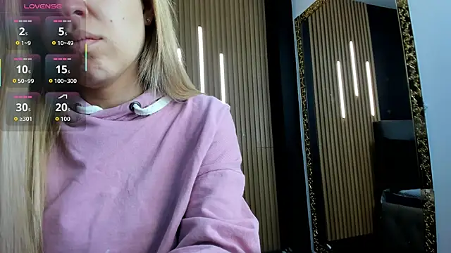 Snapshot of EvaaLovia1 chatting on 04-16-26, 01:23 EvaaLovia1 online show from 04-16-26, 01:23