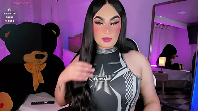 Snapshot of alexia_mattel chatting on 11-22-25, 07:02 alexia mattel online show from 11-22-25, 07:02