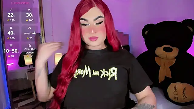 Snapshot of alexia_mattel chatting on 12-14-25, 08:02 alexia mattel online show from 12-14-25, 08:02