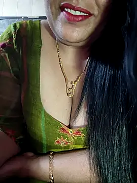 Snapshot of sneha_rose chatting on 09-10-25, 05:13 sneha rose online show from 09-10-25, 05:13