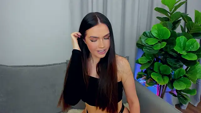 Snapshot of sexyangeloux chatting on 10-28-25, 10:23 sexyangeloux online show from 10-28-25, 10:23