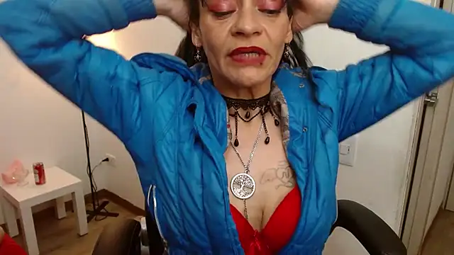 AlexandraJones  online show from 01-25-25, 12:58