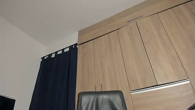 Snapshot of _diegsz_ chatting on 02-08-26, 12:30 diegsz online show from 02-08-26, 12:30