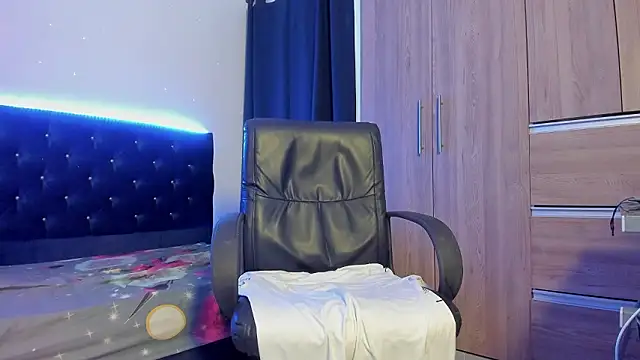 Snapshot of _diegsz_ chatting on 03-23-26, 12:42 diegsz online show from 03-23-26, 12:42