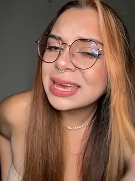 Snapshot of NatyOlson chatting on 09-27-25, 03:33 NatyOlson online show from 09-27-25, 03:33