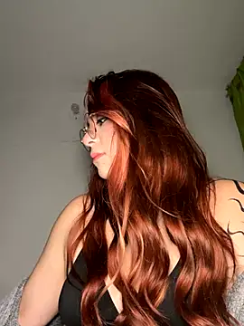 Snapshot of NatyOlson chatting on 11-15-25, 01:14 NatyOlson online show from 11-15-25, 01:14