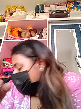 Snapshot of Hotmilfxox chatting on 12-10-24, 11:22 Hotmilfxox online show from 12-10-24, 11:22