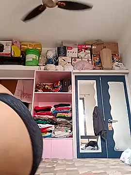 Snapshot of Hotmilfxox chatting on 01-28-25, 04:39 Hotmilfxox online show from 01-28-25, 04:39