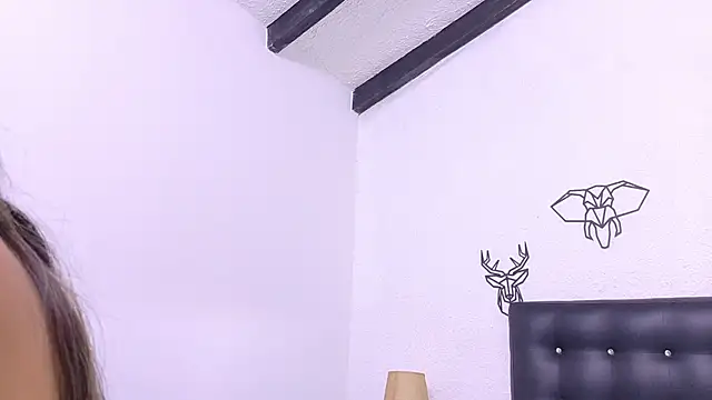 Skinny hottie18 online show from 12-19-24, 08:02