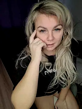 candy queeen online show from 10-27-25, 05:55