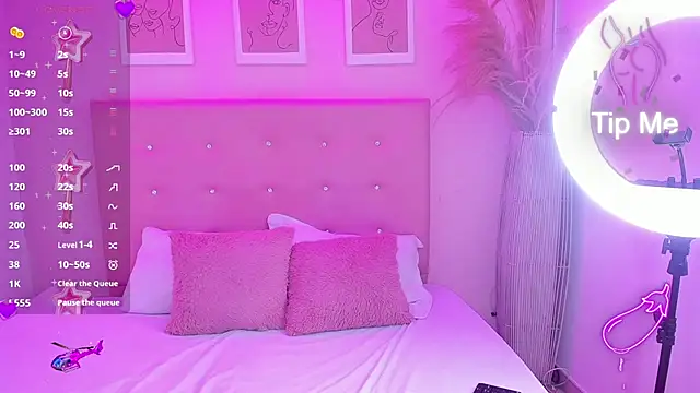 Snapshot of EIMY_BRIGHT chatting on 10-30-25, 04:58 EIMY BRIGHT online show from 10-30-25, 04:58