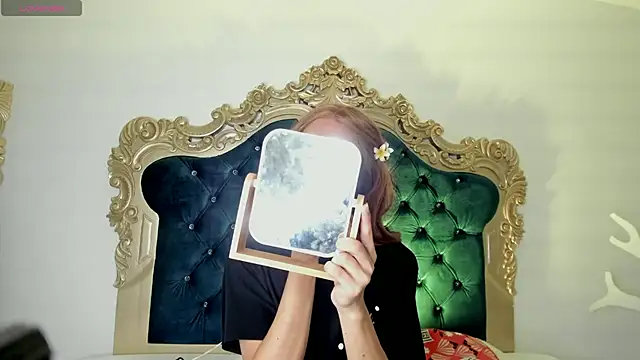 Snapshot of Ari_sunshine_ chatting on 11-17-25, 04:07 Ari sunshine online show from 11-17-25, 04:07