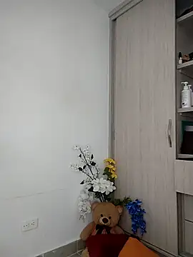 natalie cowens online show from 10-23-25, 03:00