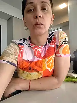 natalie cowens online show from 10-27-25, 04:33