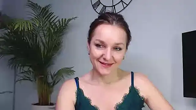 Snapshot of AliciaDesire chatting on 01-16-25, 08:00 AliciaDesire online show from 01-16-25, 08:00