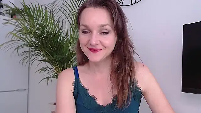 Snapshot of AliciaDesire chatting on 02-04-25, 11:05 AliciaDesire online show from 02-04-25, 11:05