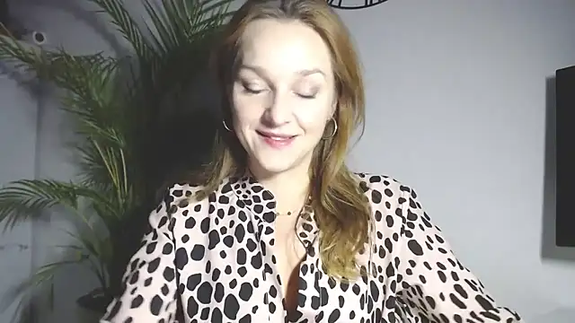 AliciaDesire online show from 12-19-25, 06:42