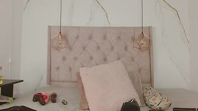 zamira 44 online show from 10-09-25, 01:42