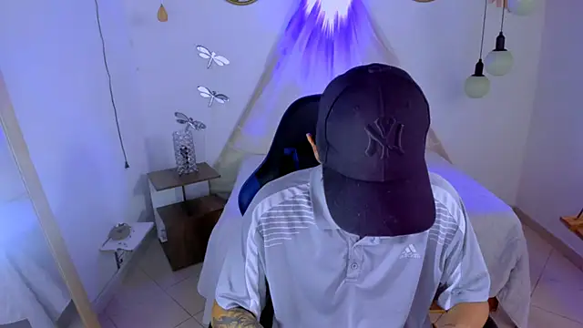 Snapshot of Brand_habes chatting on 11-26-25, 11:33 Brand habes online show from 11-26-25, 11:33