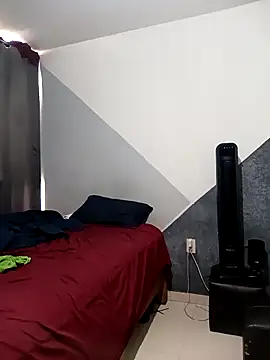 Snapshot of Cuessy chatting on 10-25-25, 04:46 Cuessy online show from 10-25-25, 04:46