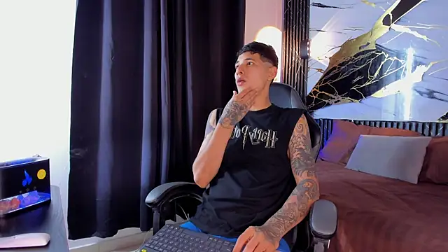 kyle smithxx online show from 12-23-25, 08:23