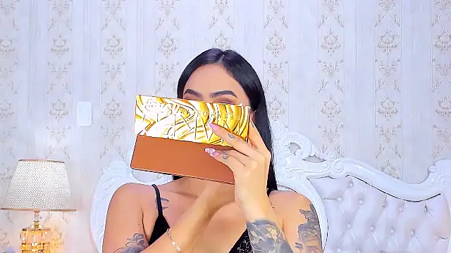 GiahDaniels online show from 12-12-24, 10:20