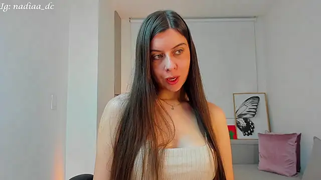 Snapshot of Nadiaa_ chatting on 01-04-25, 03:07 Nadiaa online show from 01-04-25, 03:07