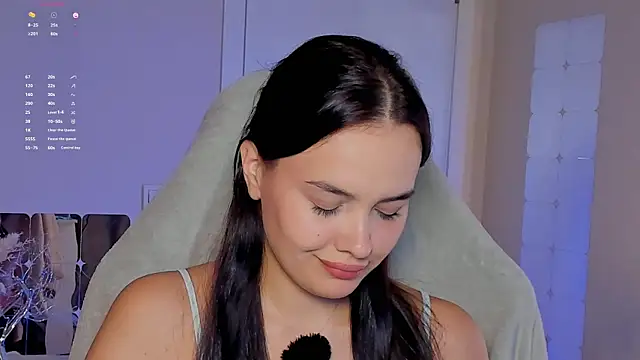 Snapshot of _Sweetie_ chatting on 10-11-25, 05:11 Sweetie online show from 10-11-25, 05:11