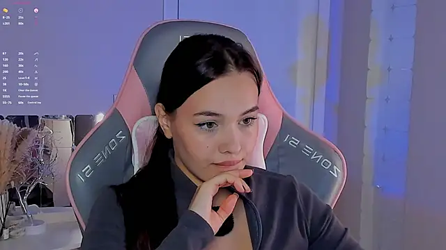 Snapshot of _Sweetie_ chatting on 11-19-25, 11:32 Sweetie online show from 11-19-25, 11:32